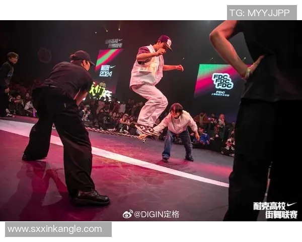 成都街舞队荣登全国街舞排行榜第二名展现实力与魅力 成都街舞队荣登全国街舞排行榜第二名展现实力与魅力