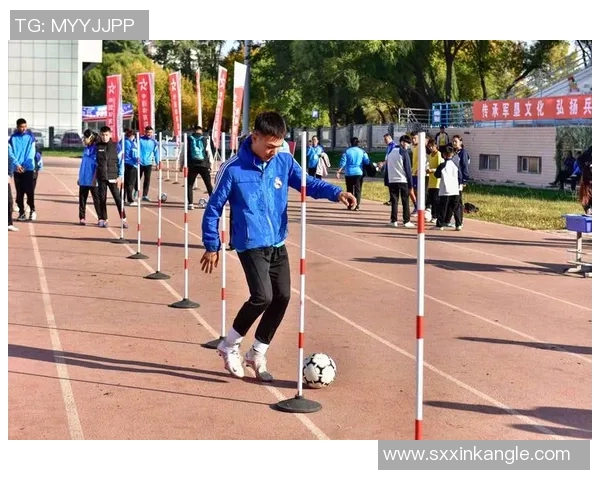 深圳足球队的现状揭秘:巨献背后的努力与挑战分析 深圳足球队的现状揭秘:巨献背后的努力与挑战分析